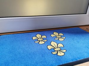 Wiesbaden Lilien blau gelb