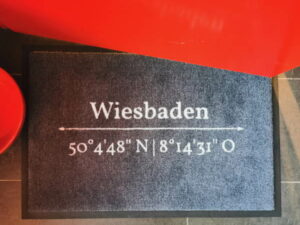 Wiesbaden Fußmatte mit Koordinaten für Wiesbadenlovers